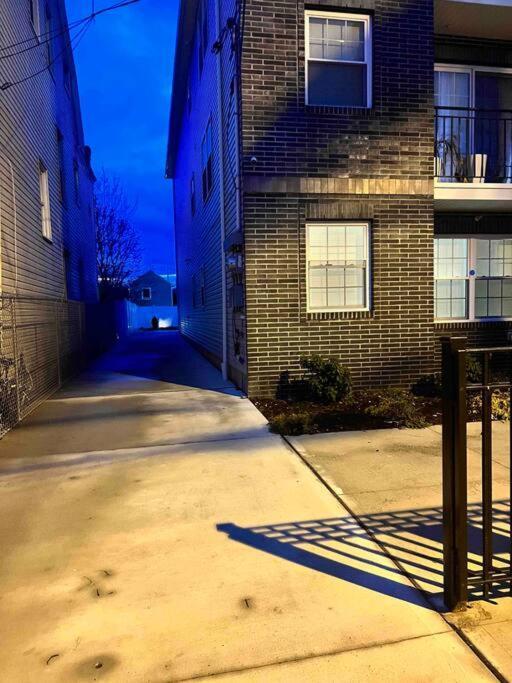 Luxury **Cozy• 2 Bedroom 2 Min. From Ewr / Newark Downtown Buitenkant foto